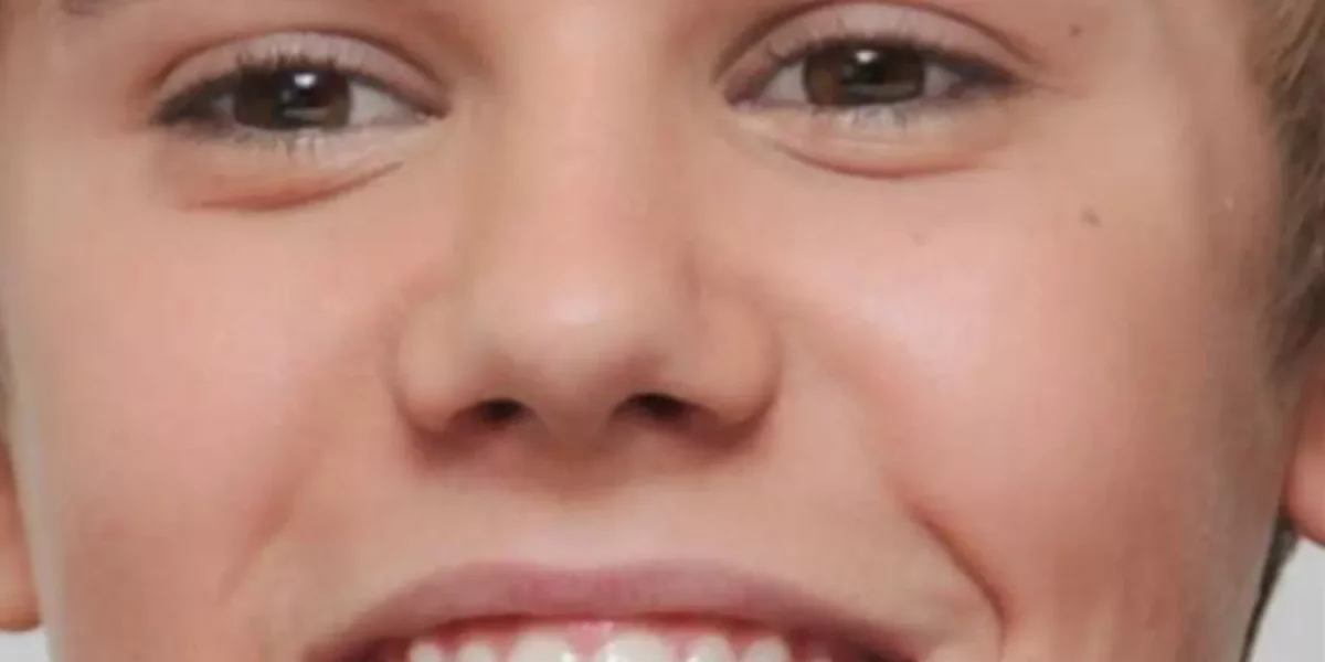 使用Invisalign的名人——以及如何與Dr Begum Ulaşan一起獲得“紅毯”微笑