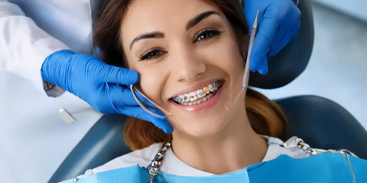 Guide des appareils dentaires esthétiques par le spécialiste orthodontiste Dr. Begüm Ulaşan à Bursa