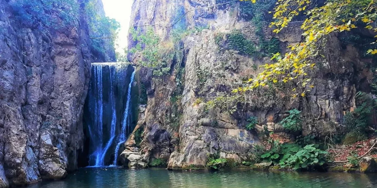 اكتشف الابتسامة المثالية مع عيادة ميلم لطب الأسنان: رحلة علاجية هادئة في بورصة، تركيا